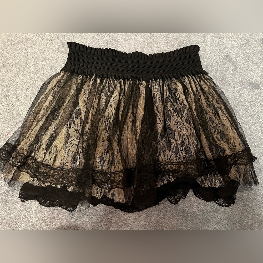 Black/Cream Sheer Lace Mini Skirt Size XS/S